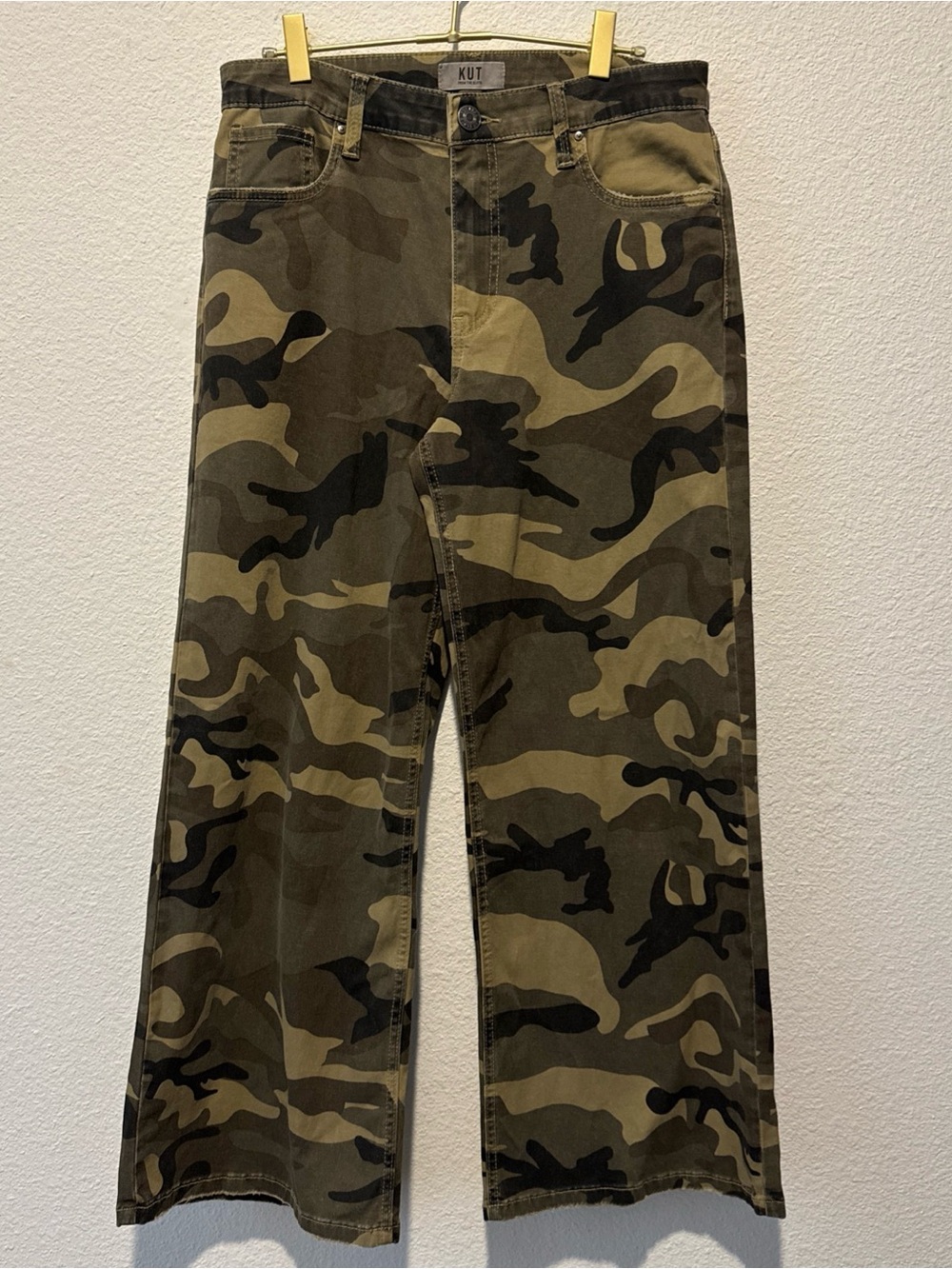 KUT from the Kloth Pants Women's 4 Multi Camo MEG Wide Leg HIGH RISE 98% cotton